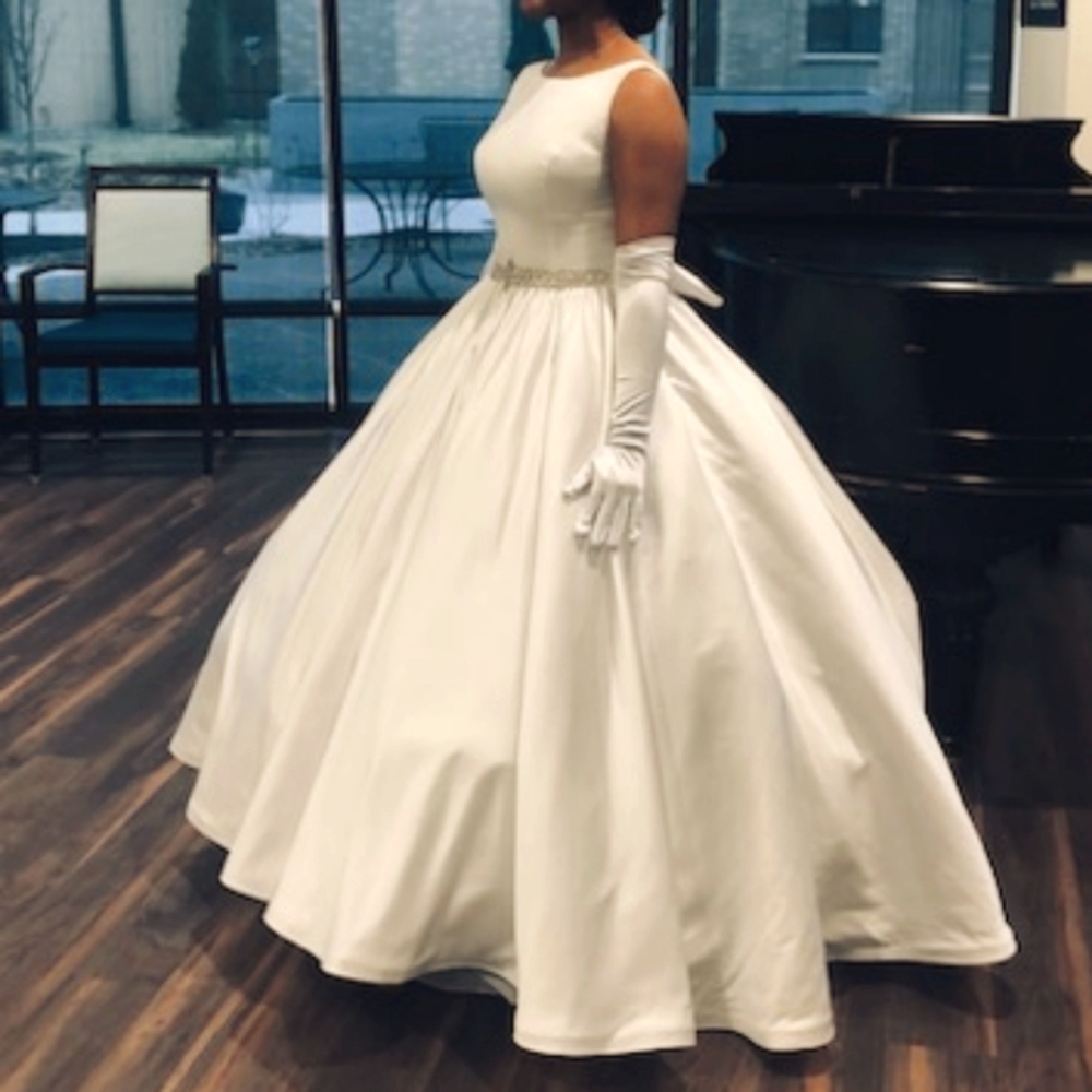 Bridal gown, ball gown, cotillion dress, sz14